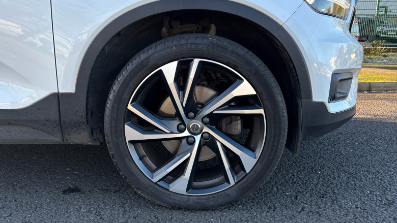 Volvo Xc40 2.0 T4 R DESIGN Pro 5dr AWD Geartronic Petrol Estate